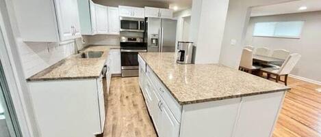 Køleskab, mikrobølgeovn, ovn, opvaskemaskine