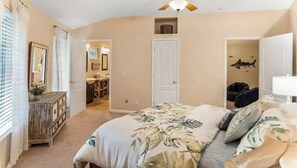 4 bedrooms, desk, iron/ironing board, free WiFi