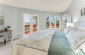 4 bedrooms, desk, iron/ironing board, free WiFi