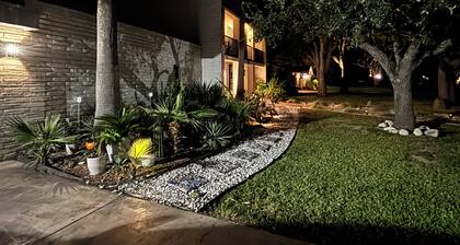 Palm Paradise: 2 dormitorios, amplia cocina, jacuzzi y preciosos jardines.