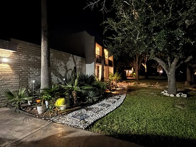 Palm Paradise: 2 dormitorios, amplia cocina, jacuzzi y preciosos jardines.