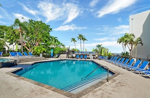 Outdoor pool, a heated pool - Serenity Moon Bay! (Key Largo)