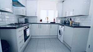 公寓, 多张床 | 私人厨房 | 冰箱、微波炉、烤箱、炉灶