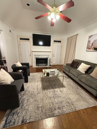 Great Location near Mountain Brook! Only minutes from Downtown!