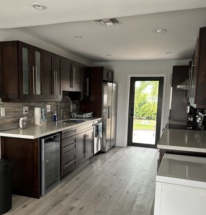 Fridge, microwave, oven, stovetop - Newly renovated cozy and spacious beach house with breathtaking ocean front  (Big Pine Key)