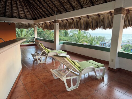 Ocean‑View Villa w/ Pool · 1‑Min Walk to Zicatela Beach · Fast WiFi