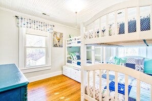 8 dormitorios, tabla de planchar con plancha, Internet y ropa de cama