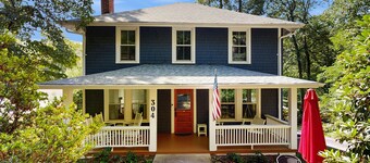 Spacious dog-friendly Montreat cottage with firepit, mountain views, & patio