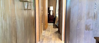 Laidback Island Living Close to Beach & Shopping