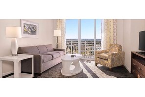 Televisión, monitor de computadora y impresora 