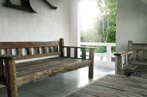 Interior - Big Cozy House & Private Pool in Tagaytay (10+pax) (Tagaytay)