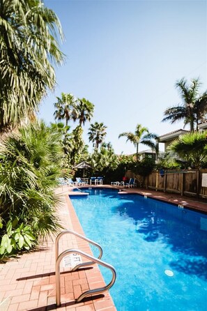 Pool - Couple`s Retreat courtyard pool hot tub (South Padre Island)