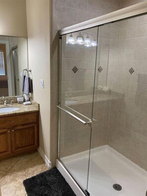 Bathtub, hair dryer, towels
