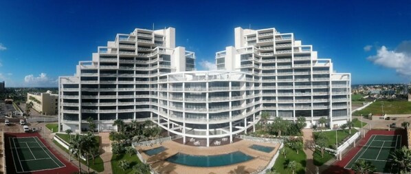 Exterior - Sunchase Loft 20 ft glass view 4-min to water (South Padre Island)