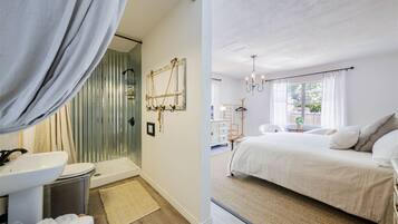 3 chambres, fer et planche Ă repasser, Wi-Fi gratuit, draps fournis