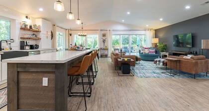 Hideaway Retreat | Hot Tub, Sauna & Game Room