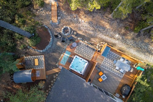 Hideaway Retreat | Hot Tub, Sauna & Game Room