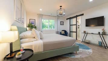 3 bedrooms, iron/ironing board, travel crib, WiFi