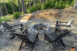 Property grounds - Private 2.5 Acres w/ Hot Tub, Sauna & Trails (Mason County)