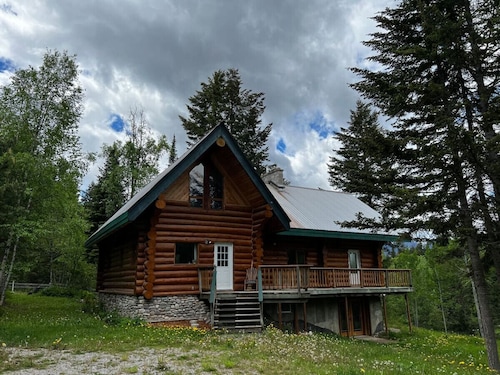 Raven`s Roost - Rural Cabin Minutes from Golden