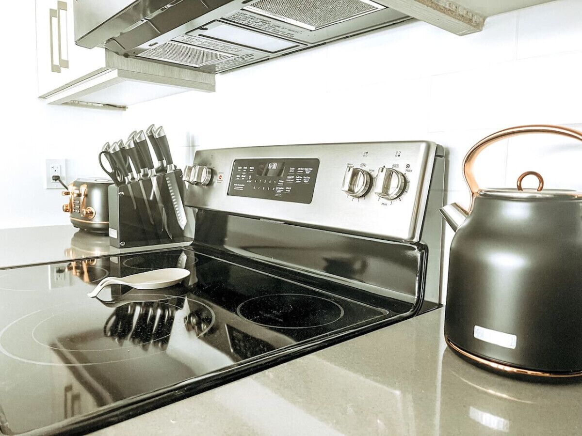 Réfrigérateur, micro-ondes, four, lave-vaisselle