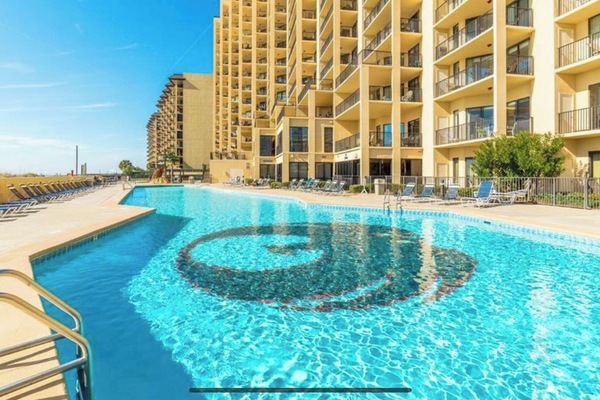 Piscina coberta i piscina a l'aire lliure