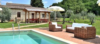 Entire big villa with private pool San Gimignano