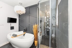 Shower, towels, soap, shampoo