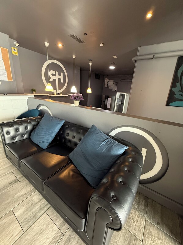 Living area - Rio Hostel (Madrid)