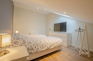 3 chambres, fer et planche à repasser, Wi-Fi gratuit