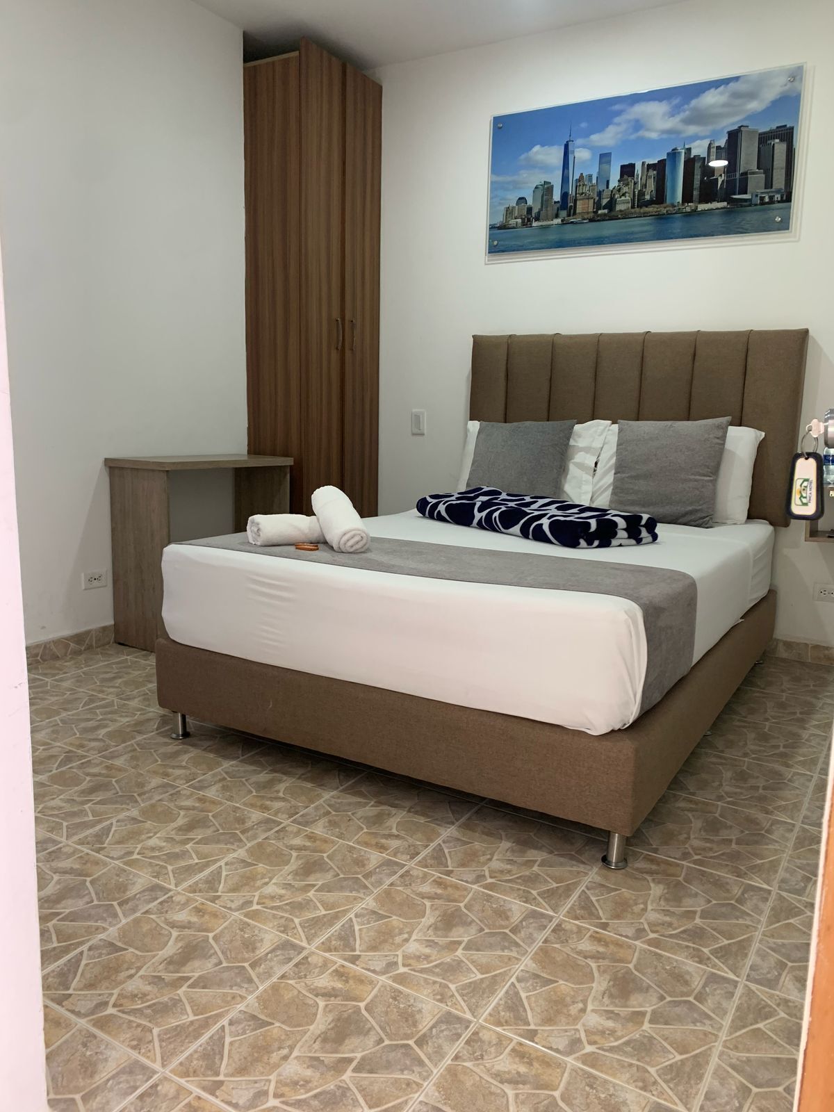 deluxe double room, 1 double bed | down duvets, desk, free wifi, bed sheets