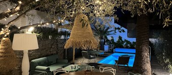 Villa comme une oasis avec jardin méditerranéen et piscine chauffée à Cadaqués