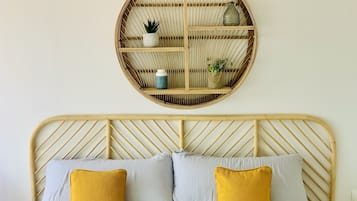 4 habitaciones, tabla de planchar con plancha y cuna de viaje