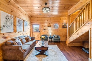 Smart TV, chimenea y videojuegos 