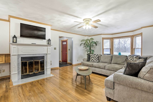 Pickerington Vacation Rental | 3BR | 2.5BA | 4 Stairs to Enter | 2,650 Sq Ft