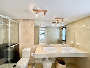 Hair dryer, towels