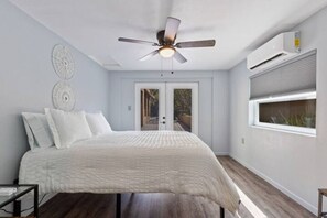 2 soverom, safe på rommet, skrivebord og strykejern/-brett