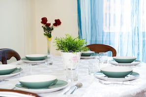 Exclusive-Apartment | Wohnbereich | 26-Zoll-LCD-Fernseher mit Digitalempfang, Fernseher