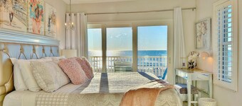 Beachfront Bliss, Breathtaking Views, Natural Beauty, & Private Entrance!