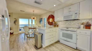 Fridge, microwave, oven, stovetop - Beachfront Bliss, Breathtaking Views, Natural Beauty, & Private Entrance! (Treasure Island)