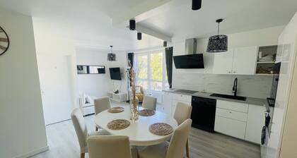 Apartment Charmant Cocon Plus