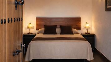 Comfort kamer, 1 queensize bed | Een bureau, een laptopwerkplek, geluiddichte muren, gratis wifi