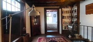 6 bedrooms, desk, iron/ironing board, travel crib