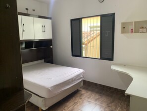 3 quartos, ferros/tábuas de passar roupa, Wi-Fi de cortesia