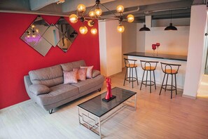 Una Smart TV, un reproductor estéreo