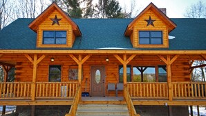 Unclassified image, 5 of 63, button - Lone Star Lodge - Gorgeous Lodge in Hocking Hills (Logan)