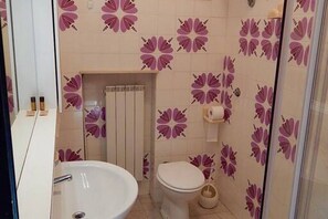 Doccia, bidet, asciugamani