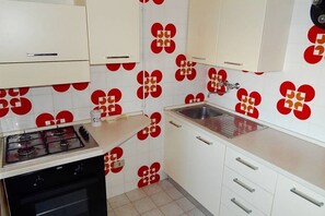 Fridge, oven - M170 - Marcelli, Wonderful attic with sea view (Marcelli)