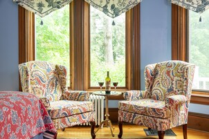 基础客房, 1 张特大床, 无障碍, 花园景观 | 防过敏的被褥、羽绒被、泰普尔床垫、特色装修