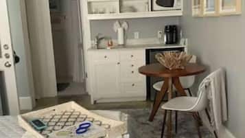 1 chambre, fer et planche Ă repasser, Wi-Fi gratuit, draps fournis